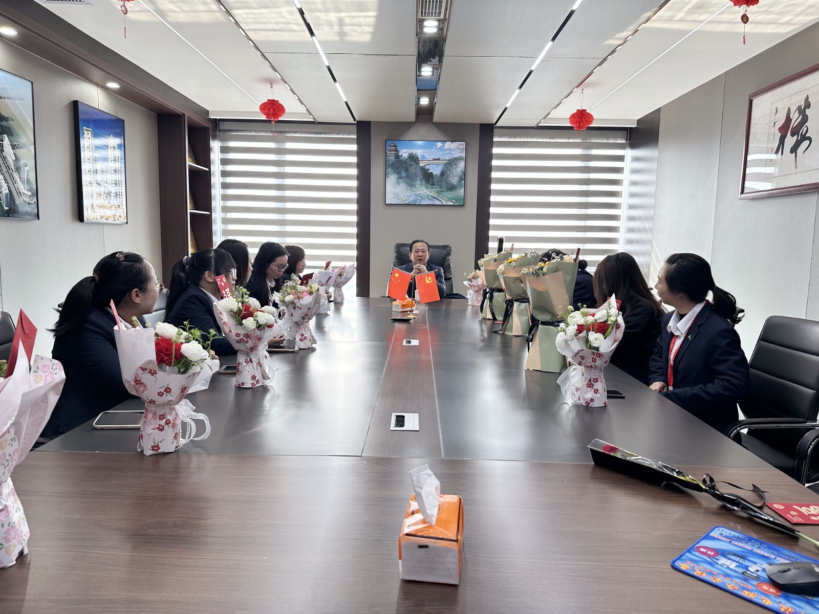“同心協(xié)力 乘風破浪 巾幗力量,再創(chuàng)輝煌”易順建工集團舉行婦女節(jié)慶祝大會